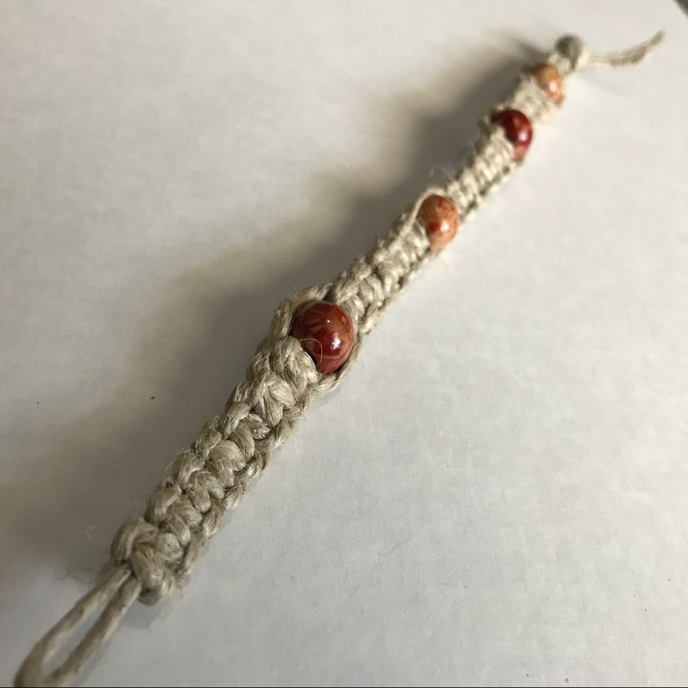 [Hand Made] HUSKY (Tan/ Wood) - Hemp Bead Bracelet